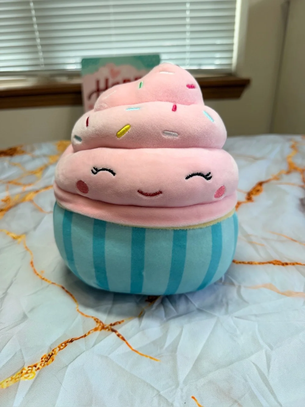 Squishmallows Deidre the Cupcake